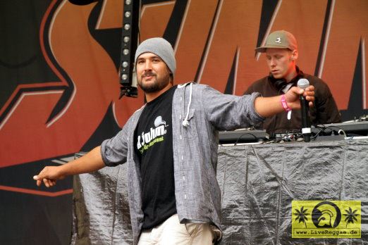 Flixx -n-Hooch (D) 27. Summer Jam Festival - Fuehlinger See, Koeln - Green Stage 08. Juli 2012 (10).JPG